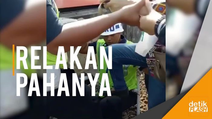 Aksi Heroik Petugas di Stasiun Jayakarta