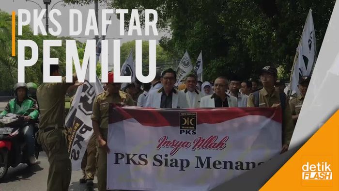 PKS Daftar Pemilu 2019 Sambil Diiringi Marawis