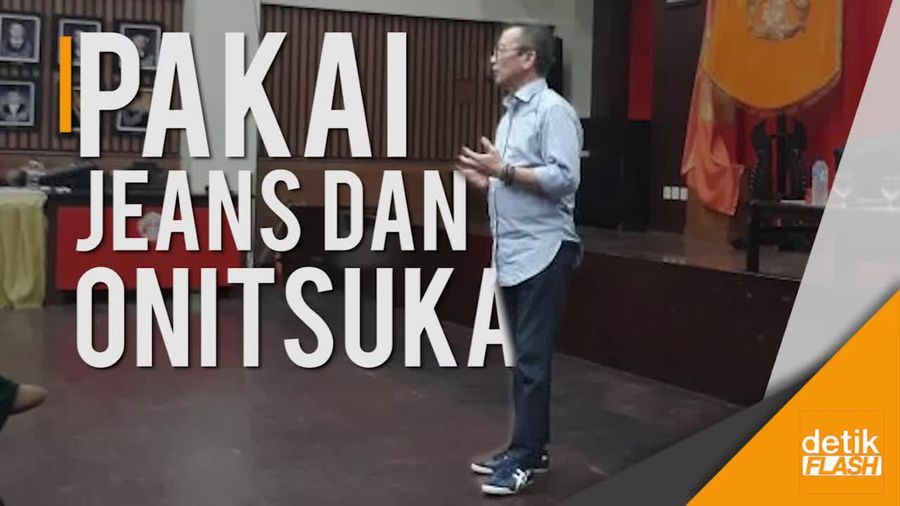 Gaya Cool Dirjen Pajak Saat Mengisi Kuliah Umum di UI