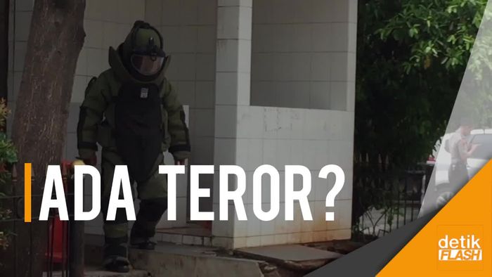 Heboh Penemuan Dua Tas Mencurigakan di Pos Jaga Polda Metro