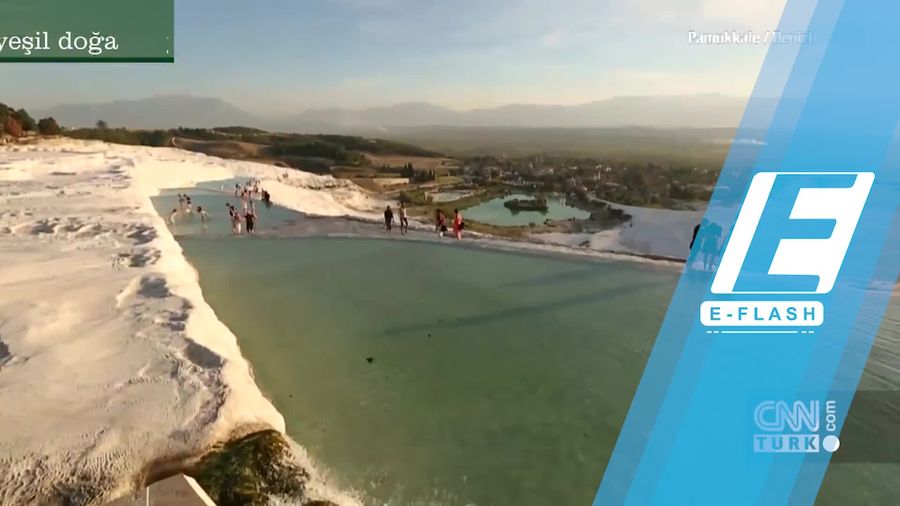 Apa Rasanya Pemandian Lumpur Putih Seperti Salju?