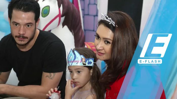 Nafa Urbach dan Zack Lee Resmi Bercerai!