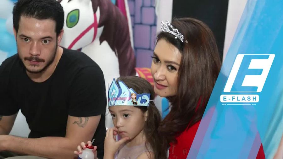 Nafa Urbach dan Zack Lee Resmi Bercerai!
