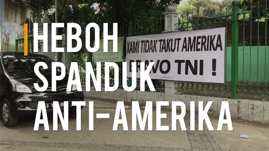 Bertebaran Spanduk Anti-Amerika di Jakarta