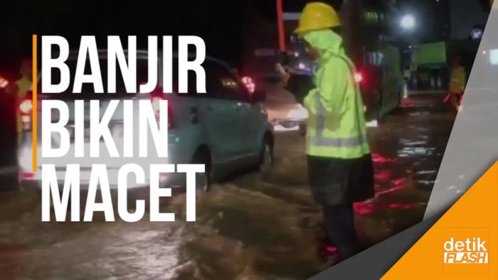 Banjir, Jalan Cawang Interchange Arah Cililitan Macet