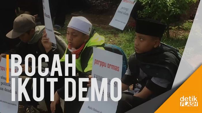 Berbagai Alasan Bocah Cilik Tolak Perppu Ormas di Gedung DPR RI