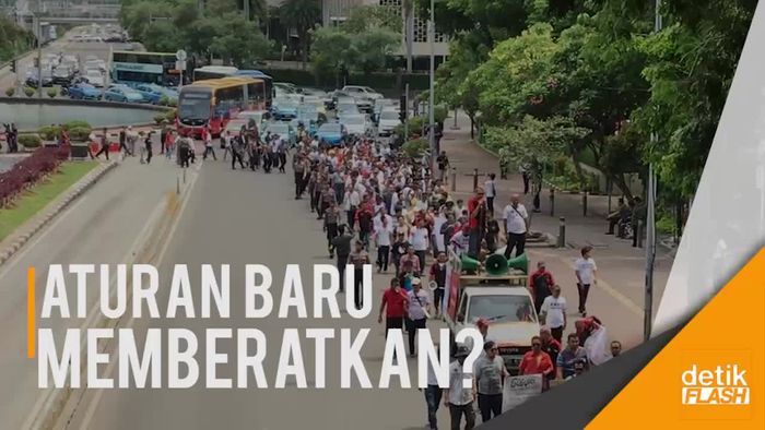 Tolak Aturan Baru, Ratusan Driver Taksi Online Demo