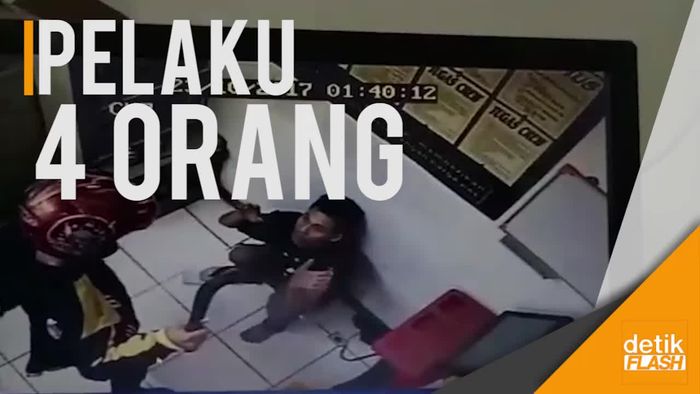 Rekaman CCTV Perampokan Minimarket di Kota Serang  