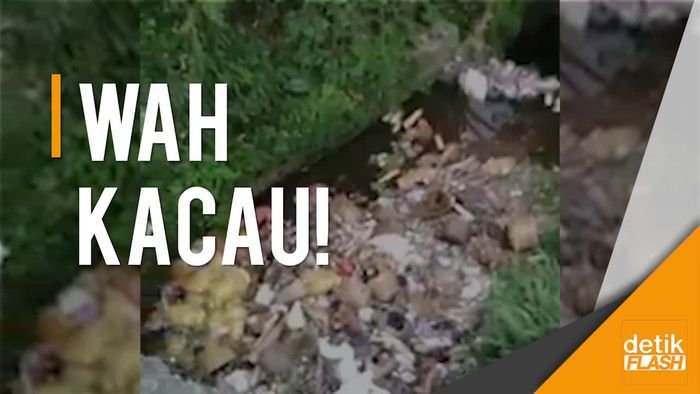 Geger Orang Buang Sampah Berkarung-karung ke Sungai Temanggung