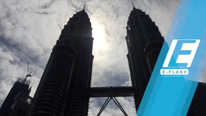 Melihat Kota Kuala Lumpur dari Menara Kembar Petronas