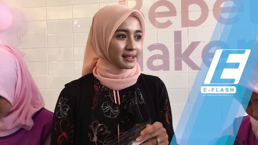 Lagi di Jakarta, Laudya Cynthia Bella Asyik Jualan Kue