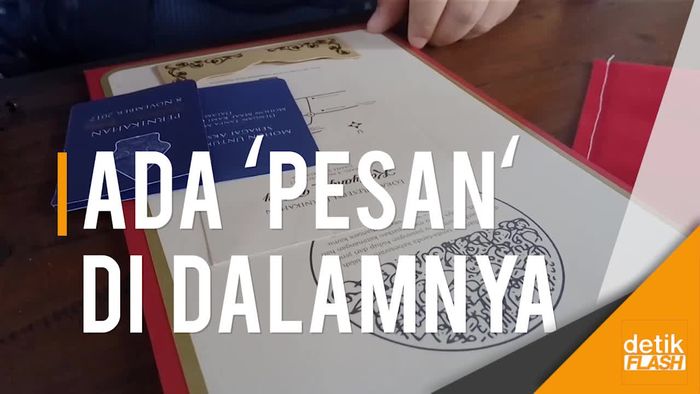 Ini Undangan Nikah Kahiyang ke Teman SD, Simpel Berbalut Kain Merah