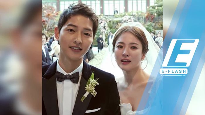 Jangan Baper! Ini Foto-foto Pernikahan Song Joong Ki dan Song Hye Kyo
