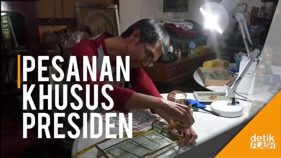 Melihat Pengerjaan Suvenir Pernikahan Kahiyang-Bobby