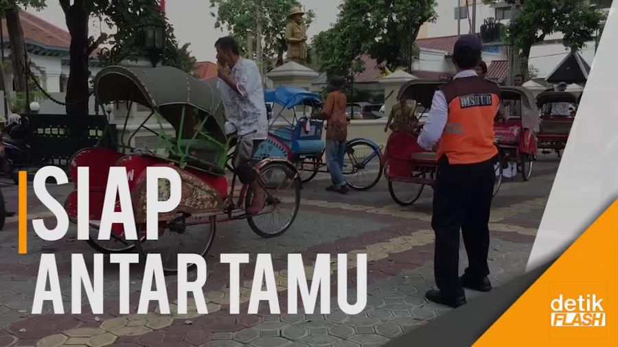 Pengayuh Becak Pengantar Tamu Kahiyang Dapat Seragam Batik