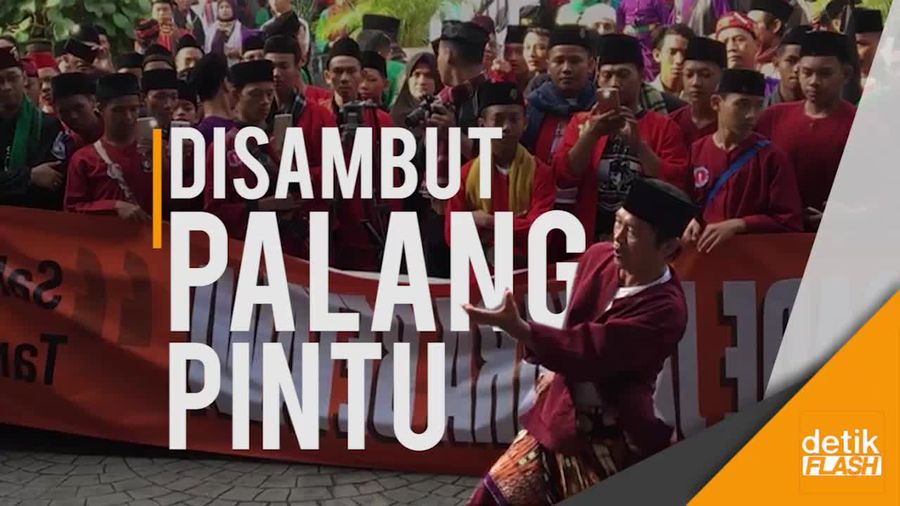 Momen Anies Lepas Peserta Milad Brigade 411 Jawara Betawi