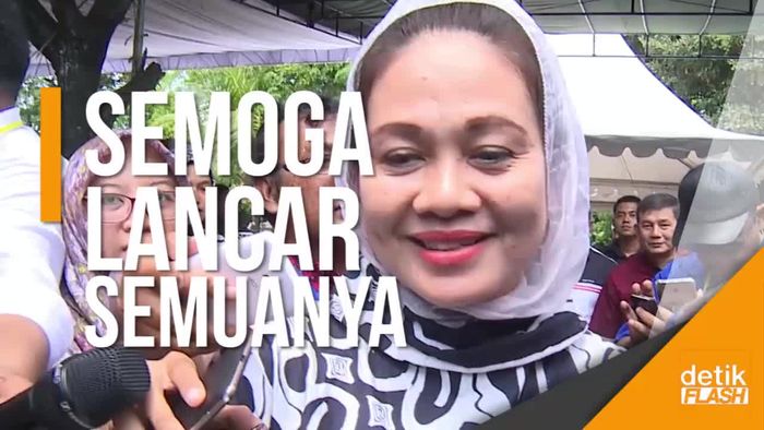 Ibunda Bobby Ikuti Geladi Resik Sebelum Pernikahan Anaknya