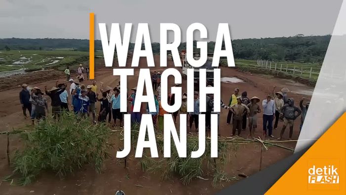 Warga Tutup Jalan Proyek Tol Semarang-Solo