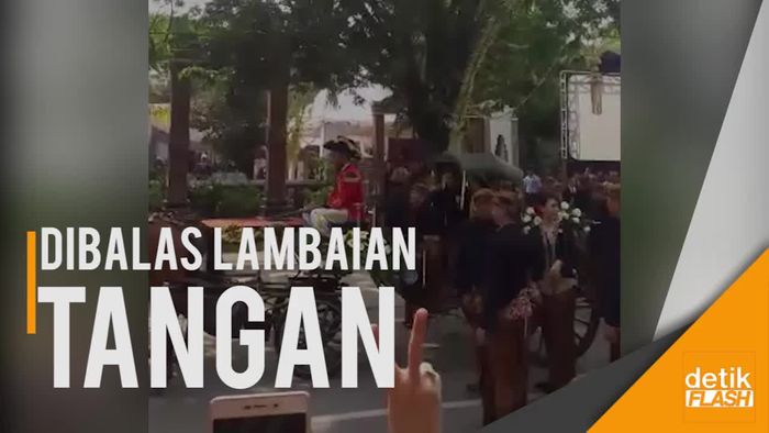 Kirab Kahiyang, Jokowi Diteriaki Dua Periode