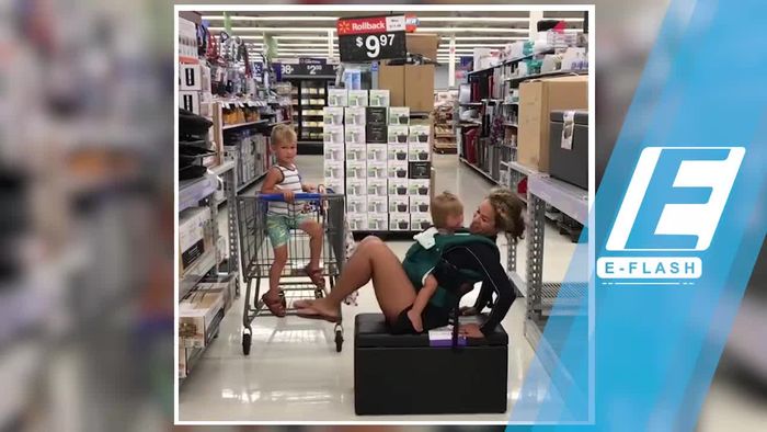 Viral! Ibu Ini Olahraga di Supermarket