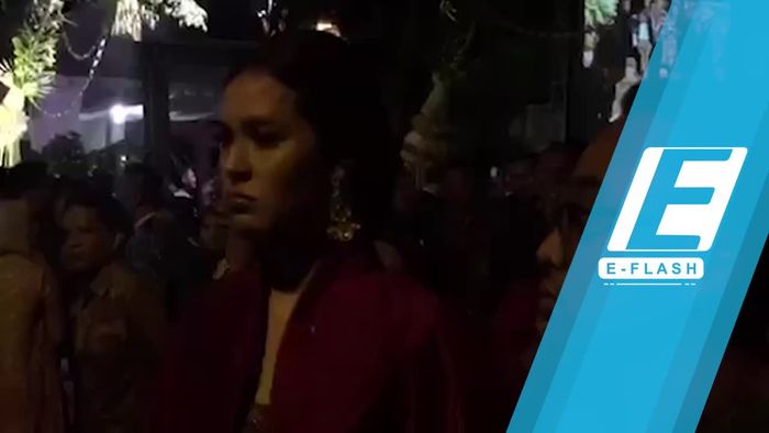 Datang ke Resepsi Pernikahan Kahiyang, Raisa Kok Cemberut?