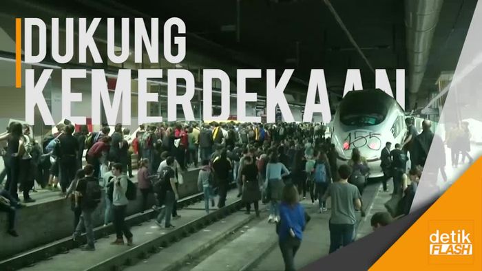 Massa Pro Catalonia Blokir Stasiun di Barcelona