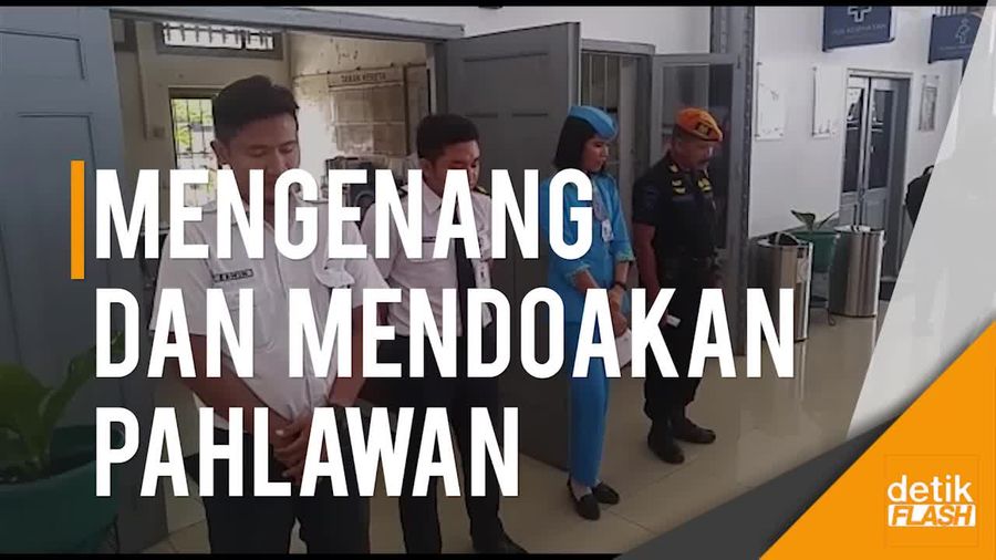Saat Penumpang KA dan Petugas Stasiun Mengheningkan Cipta 60 Detik