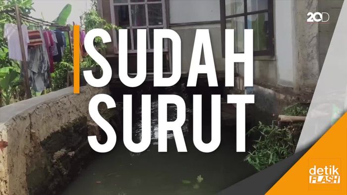 Banjir di Jatipadang Akibat Ada Tanggul Jebol
