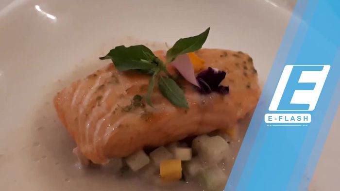 Chef Degan Sajikan Salmon Lodeh di Starry Nights