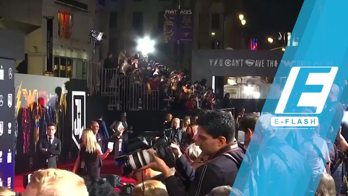 Cantiknya Wonder Woman di Red Carpet Premiere Justice League