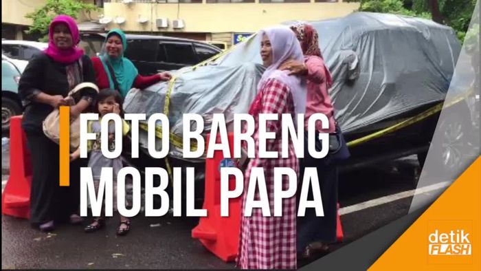 Cekrek! Mobil Nahas Novanto Jadi Sasaran Foto Emak-emak