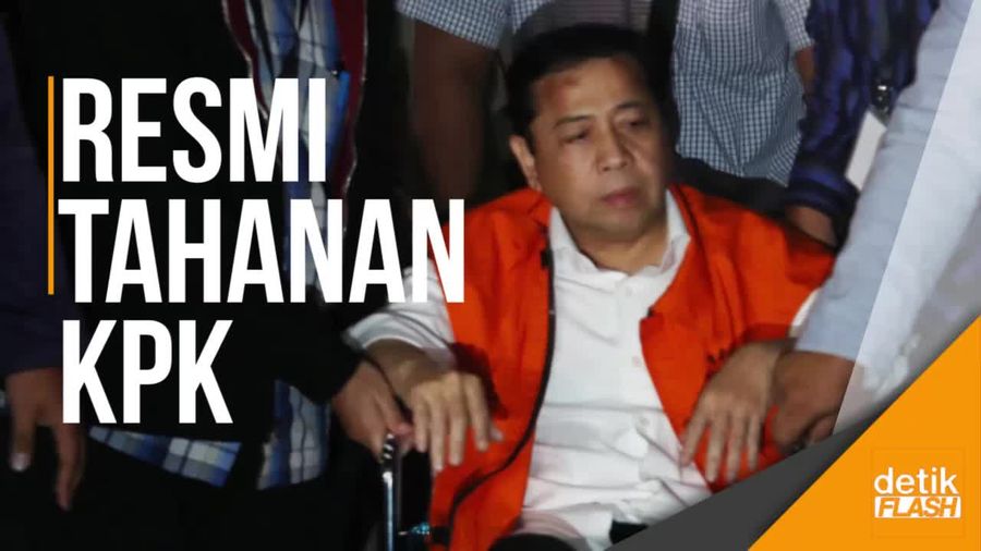 Setnov Kenakan Rompi Oranye KPK