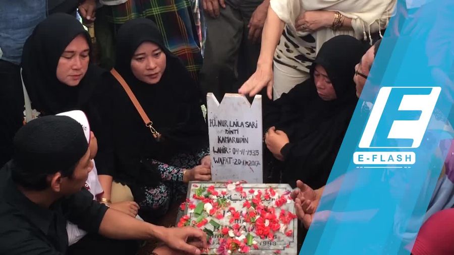 Pemakaman Laila Sari Penuh Air Mata 