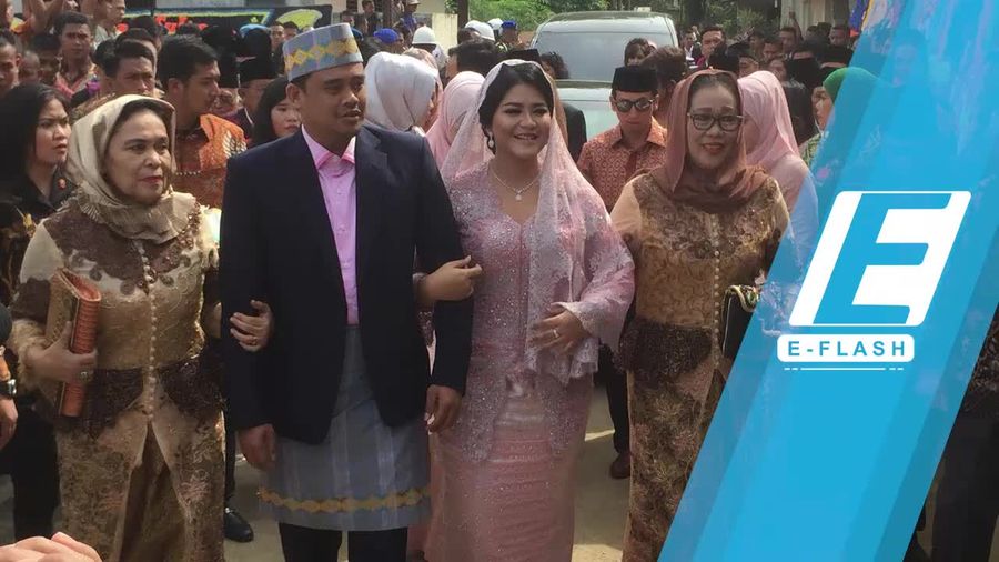 Cantiknya Kahiyang Saat Kenakan Kebaya Pink