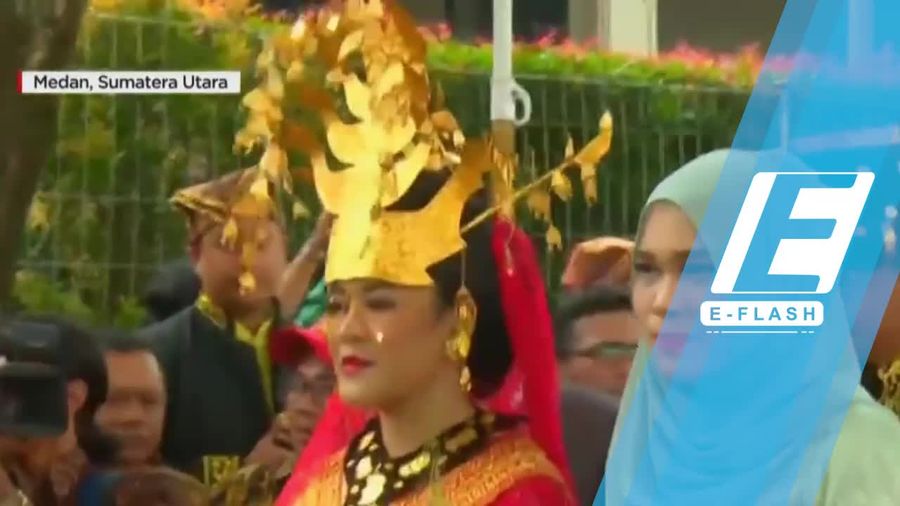 Gunakan Bulang, Kahiyang Cantik Memesona