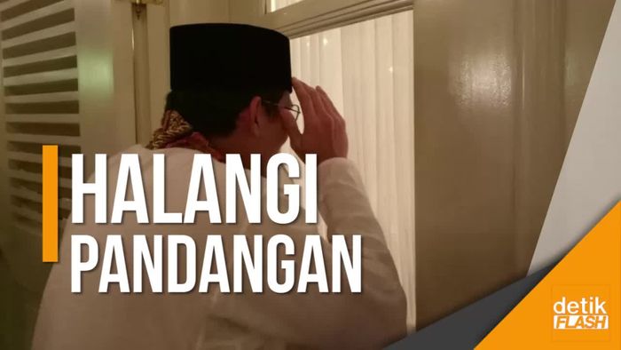 Pintu Pendopo Balai Kota Kok Dipasangi Gorden, Pak?