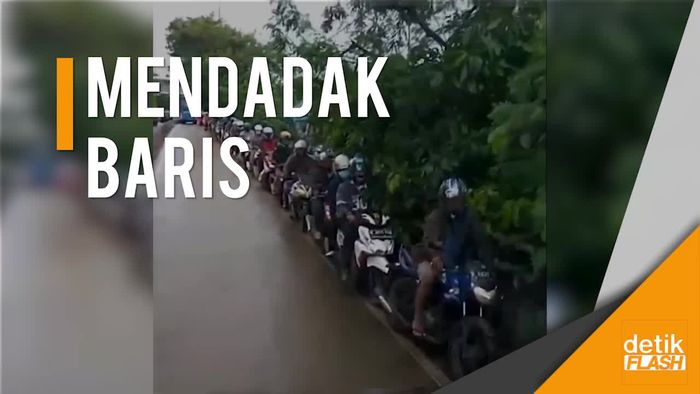 Pemotor ini Masuk Busway, Melawan Arus, dan Rapi Mendadak
