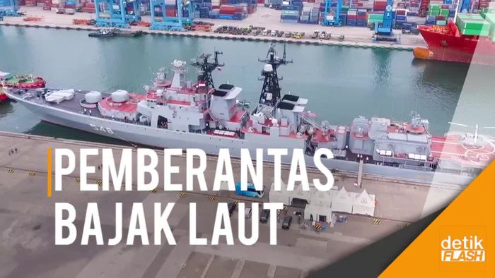 Kerennya Berwisata ke Kapal Perang Rusia