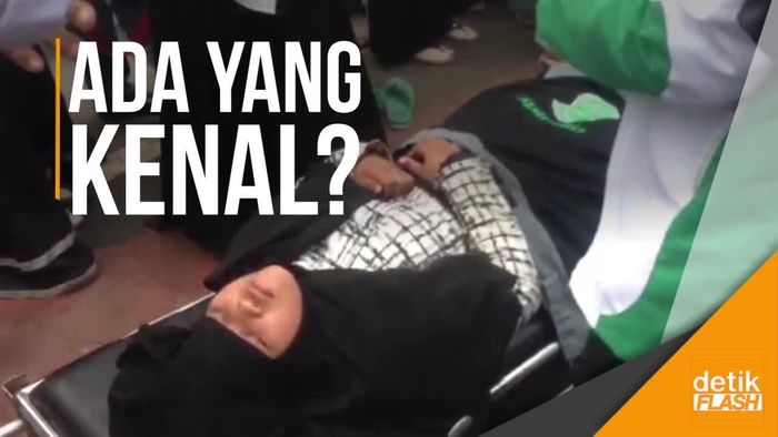 Usai Ikut Reuni 212, Wanita Ini Pingsan di Dekat Patung Kuda
