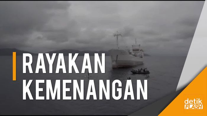 Melihat dari Langit saat Menteri Susi Berpadling Ria di Kapal SS2