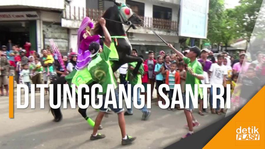 Aksi Heboh Kuda Jingkrak Meriahkan Maulid Nabi di Purworejo