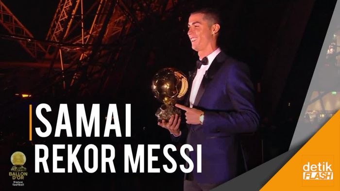 Cristiano Ronaldo Raih Ballon dOr 2017