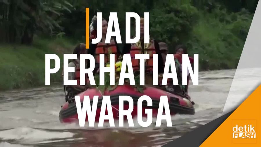 Pernikahan Unik, Pengantin Diarak di Kali Ciliwung