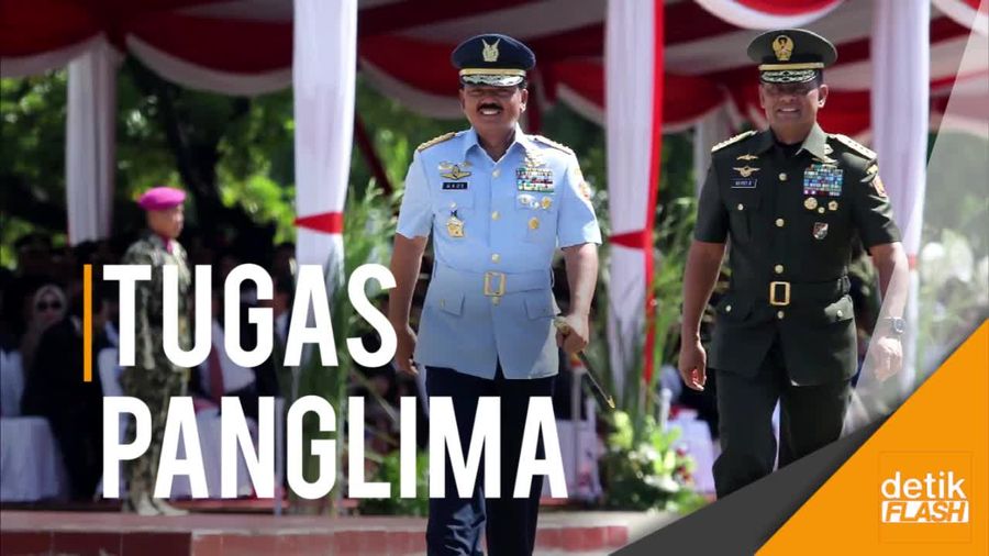 Jenderal Gatot Serahkan Tongkat Komando ke Marsekal Hadi
