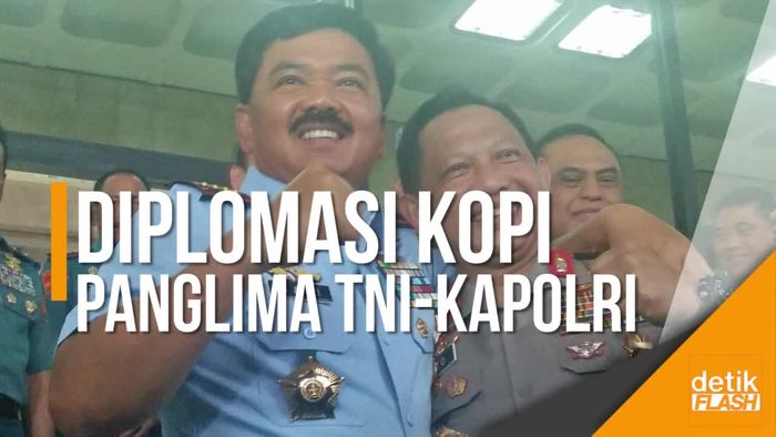Panglima TNI Ajak Kapolri Ngopi Bareng di Darat, Laut, dan Udara