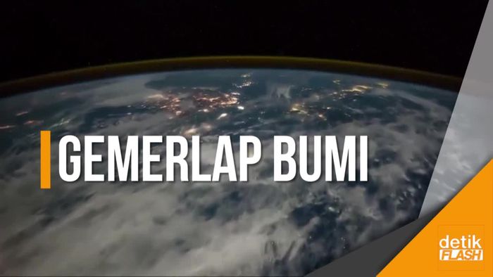 Gemerlap Cahaya Bumi Dilihat dari Angkasa