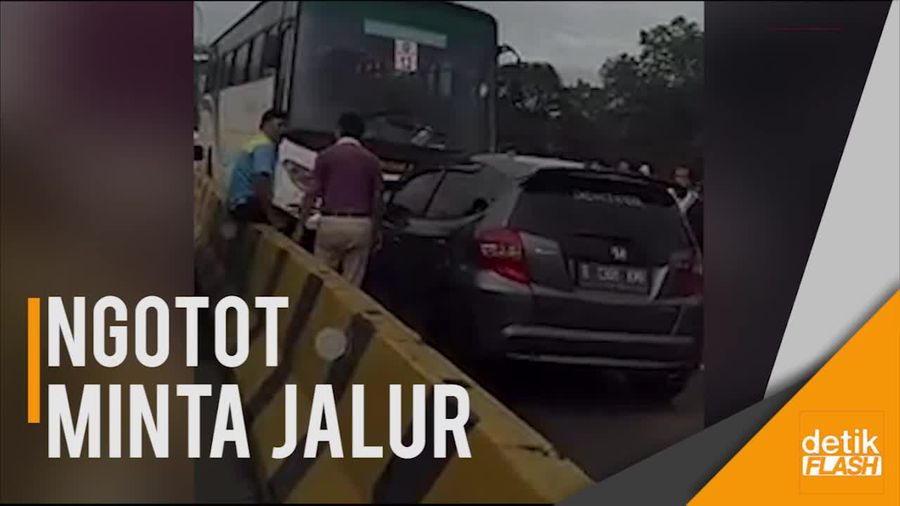 Mobil Lawan Arus Menantang Bus di Karawang Terulang, Bikin Geram!