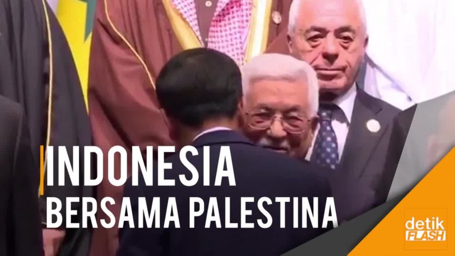 Momen Cipika-cipiki Jokowi dan Presiden Palestina di KTT OKI
