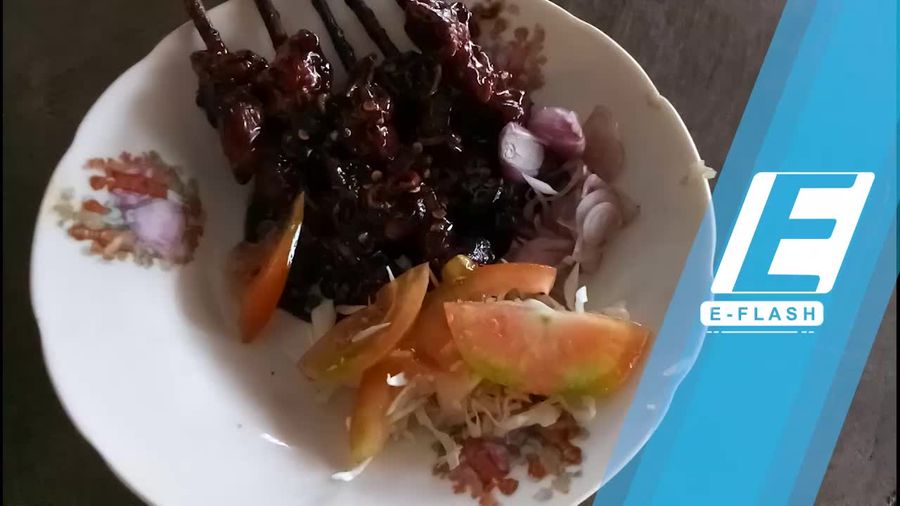 Sate Petir Pak Nano yang Pedasnya Bikin Keringatan