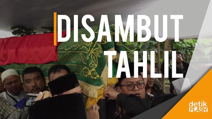 Jenazah AM Fatwa Tiba di Rumah Duka
